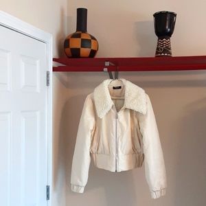 Falls near.. Women's Shein insulated bomber jacket, medium size,cream color